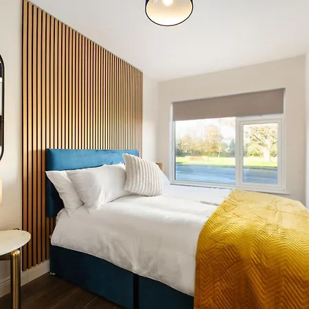 The 3 Bed Sleeps 6 度假居